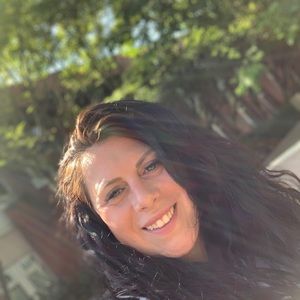 Meet your Posher, Caroline